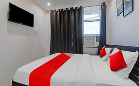 Chaudhary Hotel Gorakhpur 3*