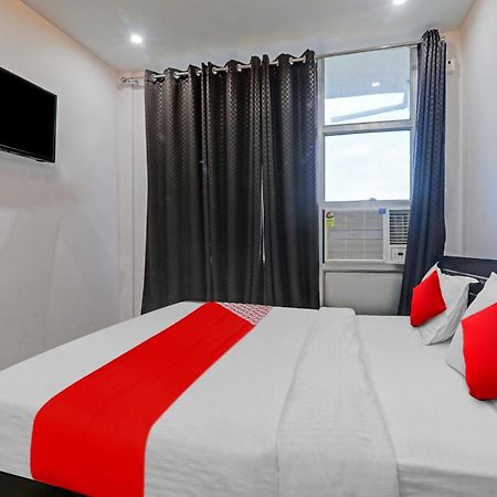 Oyo Flagship 81064 Chaudhary In Hotel Gorakhpur Exterior photo