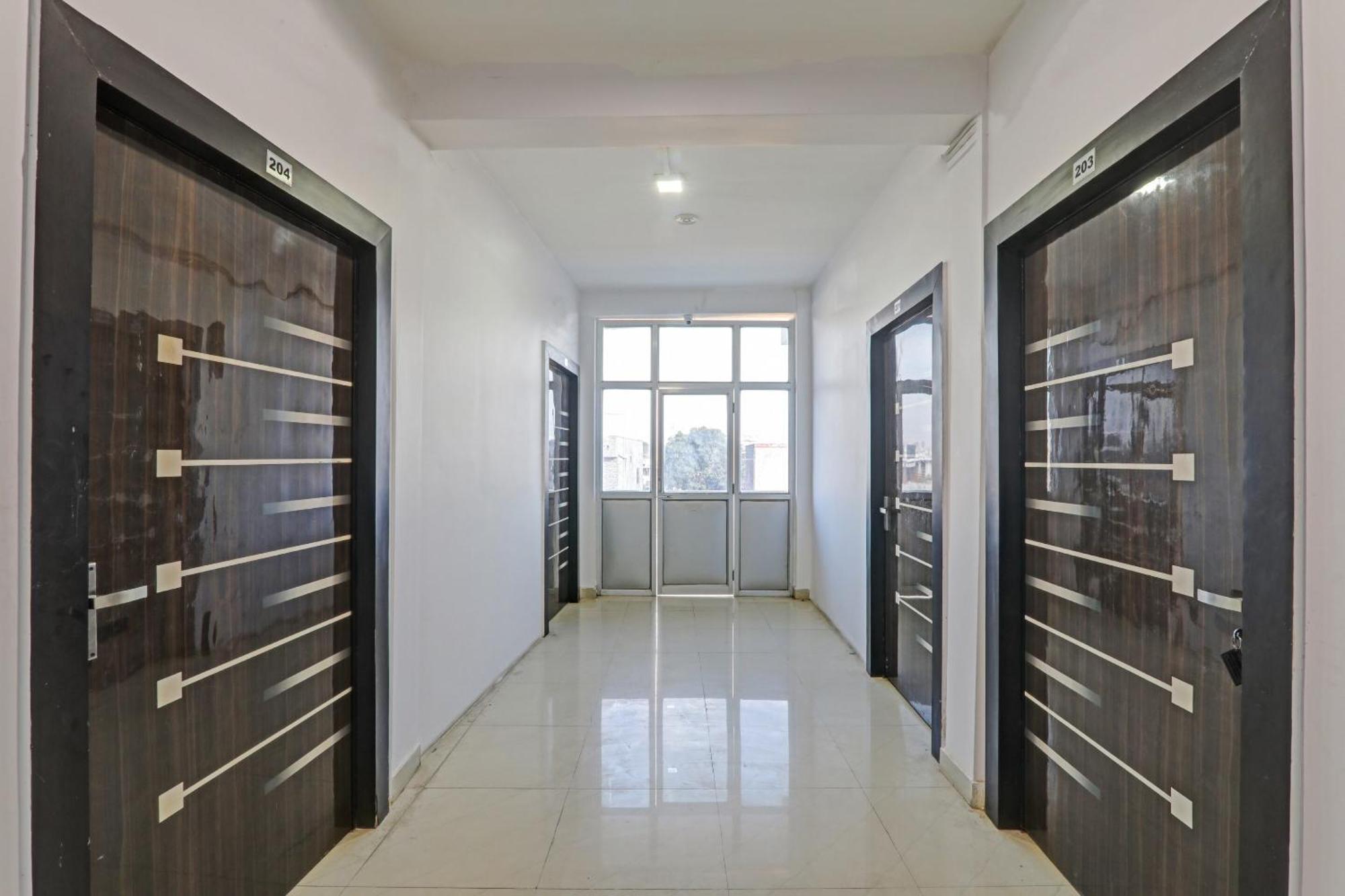 Oyo Flagship 81064 Chaudhary In Hotel Gorakhpur Exterior photo