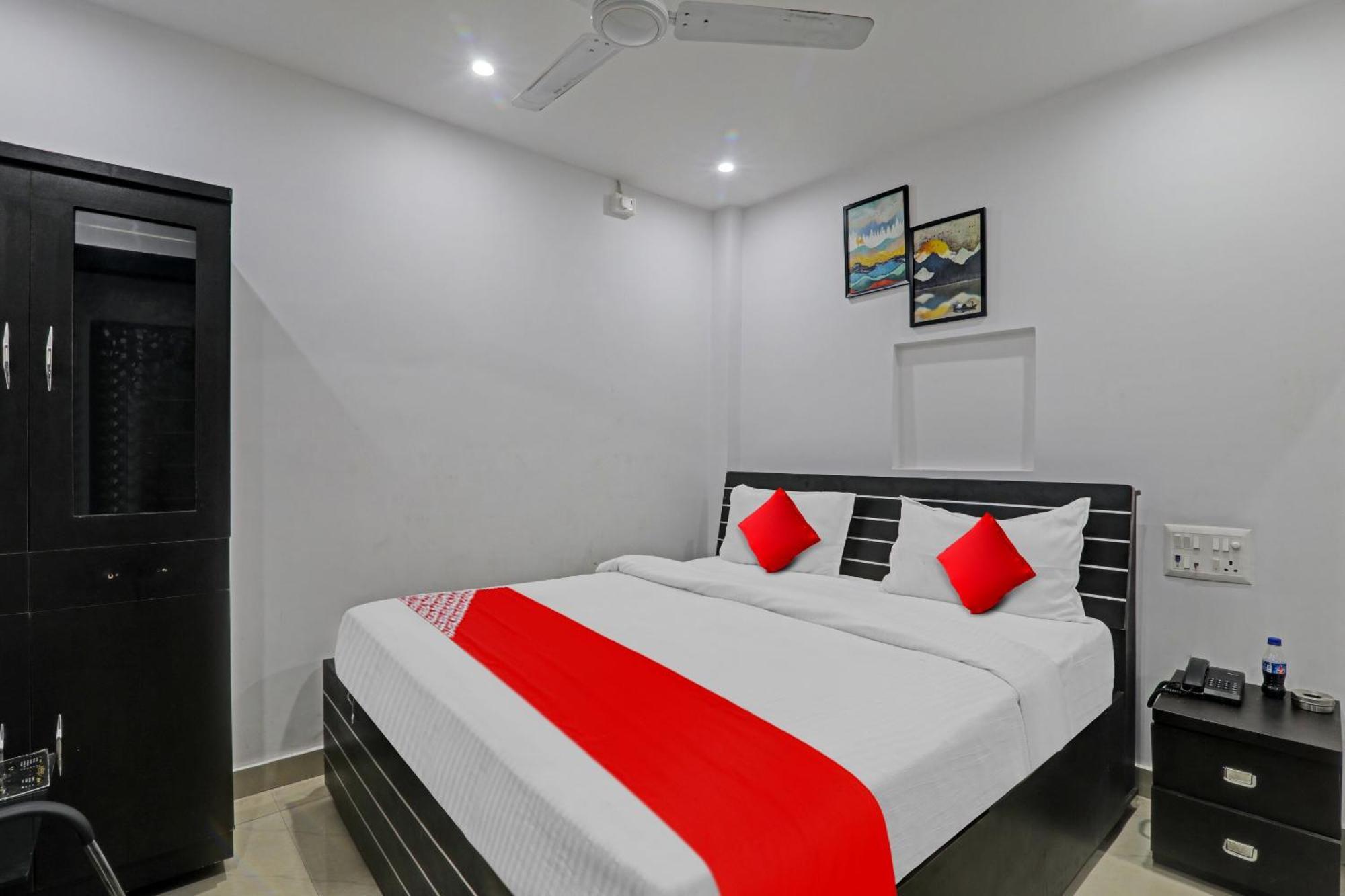 Oyo Flagship 81064 Chaudhary In Hotel Gorakhpur Exterior photo